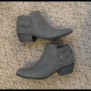 espirit booties in gray 7
